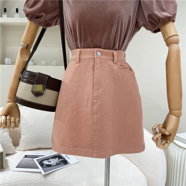 springtime female niche fashion thin to-line high waist black denim skirt 
springtime female niche fashion thin to-line high waist black denim skirt