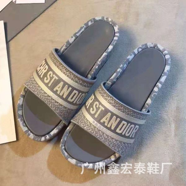 2021 fashion wear old flower embroidered 21 summer beach leisure thick soled slippers luxurysss designersss shoes yw, Black
2021 fashion wear old flower embroidered 21 summer beach leisure thick soled slippers luxurysss designersss shoes yw, Black