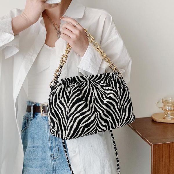 cross body 2021 spring and summer tide folds large capacity one-shoulder ins net red high-end portable diagonal underarm handbag
cross body 2021 spring and summer tide folds large capacity one-shoulder ins net red high-end portable diagonal underarm handbag