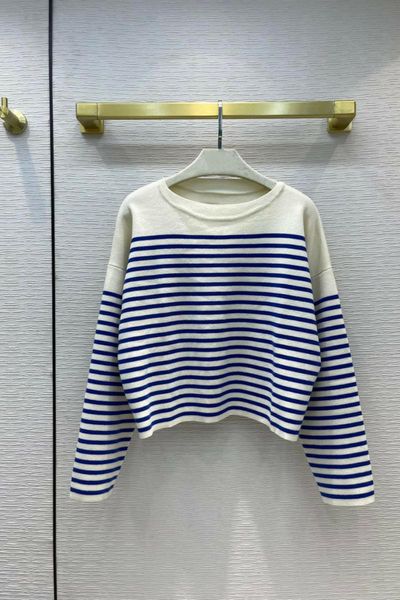 women's early autumn casual blue and white stripe loose straight blouse, White;black
women's early autumn casual blue and white stripe loose straight blouse, White;black