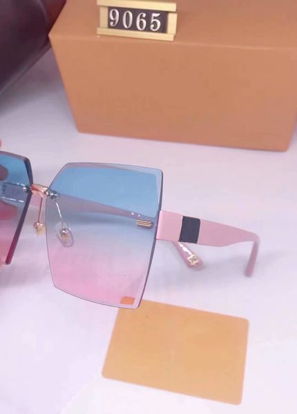 2021 luxur classic square sunglasses designer brand fashion womens sun glasses eyewear metal glass lenses with box 9065, White;black
2021 luxur classic square sunglasses designer brand fashion womens sun glasses eyewear metal glass lenses with box 9065, White;black