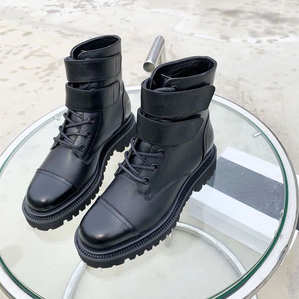 2021 brand luxury leather boots martin boots lace up two adhesive short boot size 35-40, Black
2021 brand luxury leather boots martin boots lace up two adhesive short boot size 35-40, Black