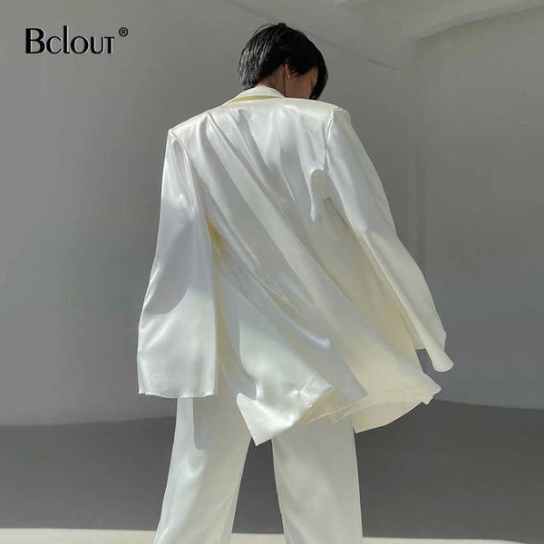 bclout satin loose notched collar women coat summer work solid long jacket female elegant office lady vintage blazer party 210709, White;black
bclout satin loose notched collar women coat summer work solid long jacket female elegant office lady vintage blazer party 210709, White;black