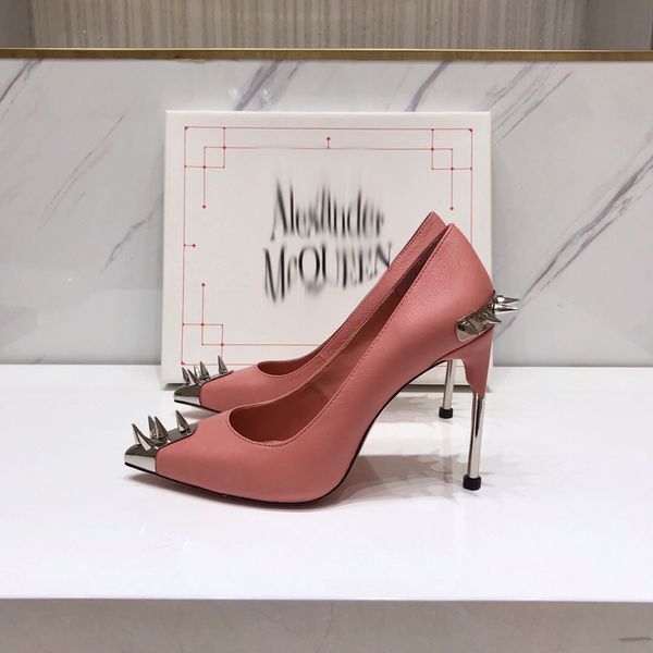 2021 good quality fashion women luxurys designers shoes designer sandals womens luxury high heels sandal dress shoess with box size 35-41 -h, Black
2021 good quality fashion women luxurys designers shoes designer sandals womens luxury high heels sandal dress shoess with box size 35-41 -h, Black