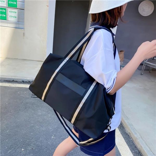 duffel bags yilian letter travel bag men's and women's large-capacity handbags fashion versatile one shoulder crossbody
duffel bags yilian letter travel bag men's and women's large-capacity handbags fashion versatile one shoulder crossbody