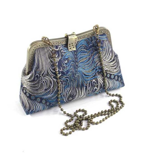 finished 18 inch square handmade mouth gold chine style qipao dinner wrist hanfu slant span bag
finished 18 inch square handmade mouth gold chine style qipao dinner wrist hanfu slant span bag