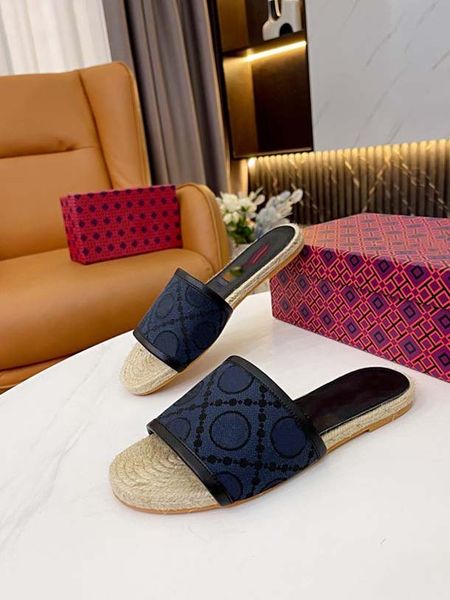 fashionable and comfortable slippers high-quality womens slippers designed by designers easily fit the feet high-end atmosphere four colors, Black
fashionable and comfortable slippers high-quality womens slippers designed by designers easily fit the feet high-end atmosphere four colors, Black