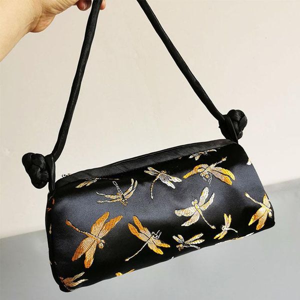 evening bags elegant silk fashion luxury chinese style clutch bag for women 2021 embroidery flower tote cheongsam female baguette handbag
evening bags elegant silk fashion luxury chinese style clutch bag for women 2021 embroidery flower tote cheongsam female baguette handbag