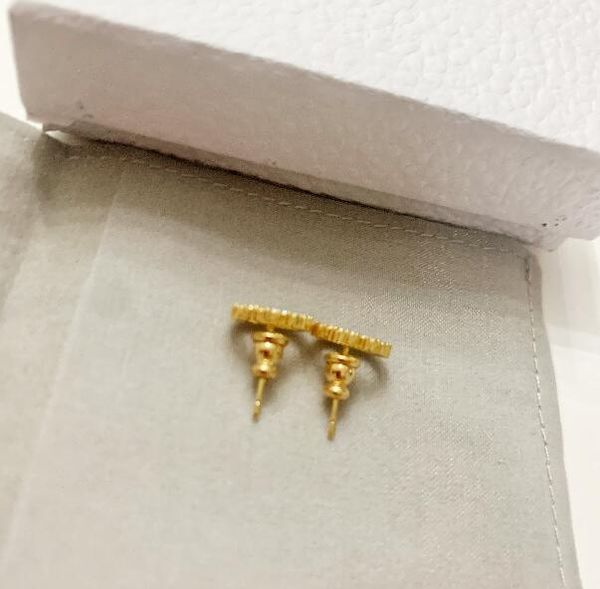 fashion brand diamond stud earrings have stamps designer earrings for lady women party wedding lovers gift engagement luxury jewelry with bo, Golden;silver
fashion brand diamond stud earrings have stamps designer earrings for lady women party wedding lovers gift engagement luxury jewelry with bo, Golden;silver