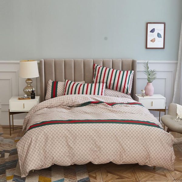 bedding sets michiko fashionable simple pure cotton skin-friendly four-piece suit
bedding sets michiko fashionable simple pure cotton skin-friendly four-piece suit