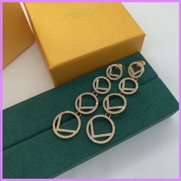 women fashion round earrings diamods designer earring letters chain ladies ear studs designers jewelry for party wedding gold d2111081f, Golden;silver
women fashion round earrings diamods designer earring letters chain ladies ear studs designers jewelry for party wedding gold d2111081f, Golden;silver