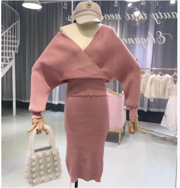 women's two piece pants 2021 winter women knitted 2 v neck batwing sleeve loose sweaters + bodycon midi skirt set solid office lady sui, White
women's two piece pants 2021 winter women knitted 2 v neck batwing sleeve loose sweaters + bodycon midi skirt set solid office lady sui, White