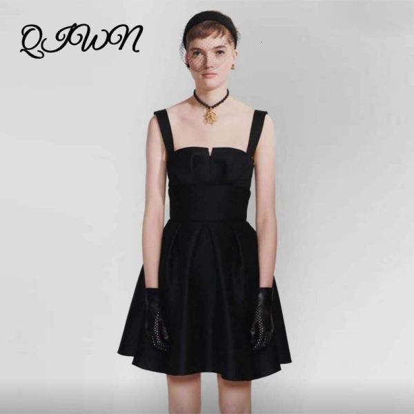 casual dresses runway brand luxury summer women small black a-line suspender party backlesss dress clothes tide o6pk, Black;gray
casual dresses runway brand luxury summer women small black a-line suspender party backlesss dress clothes tide o6pk, Black;gray