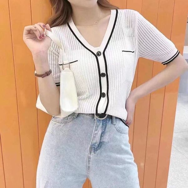 black and white contrast stitching fashion button sweater women's autumn temperament slim slim cardigan short jacket -s/xl, White;black
black and white contrast stitching fashion button sweater women's autumn temperament slim slim cardigan short jacket -s/xl, White;black