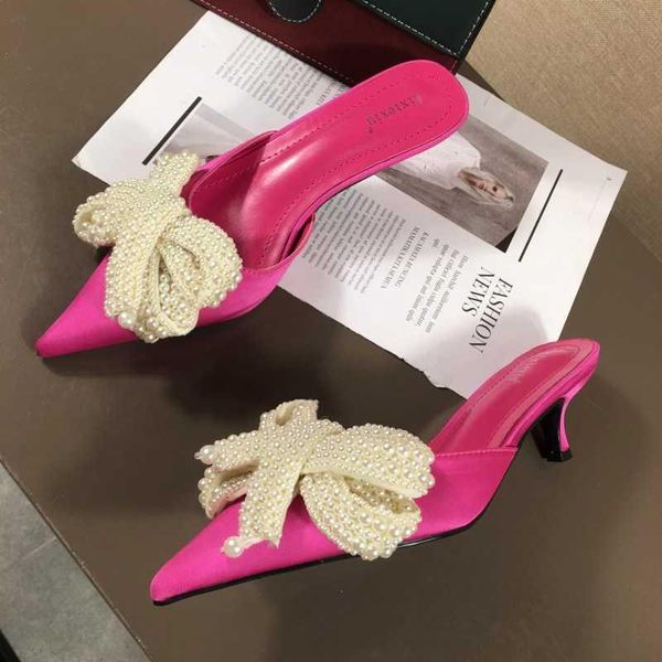 slippers 2021 summer fashion women pearl low heels slides mules luxury designer rose red black high party shoes
slippers 2021 summer fashion women pearl low heels slides mules luxury designer rose red black high party shoes