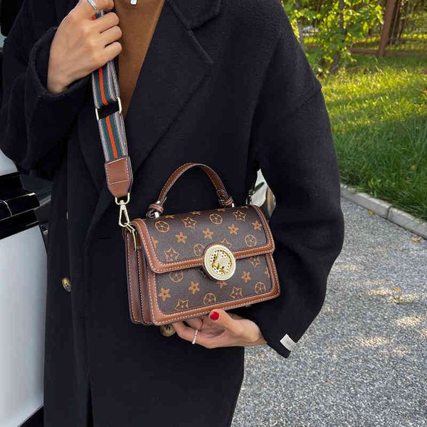2022 latest models handbag wholesale female autumn and winter single shoulder popular wide shoulder strap 41hm
2022 latest models handbag wholesale female autumn and winter single shoulder popular wide shoulder strap 41hm