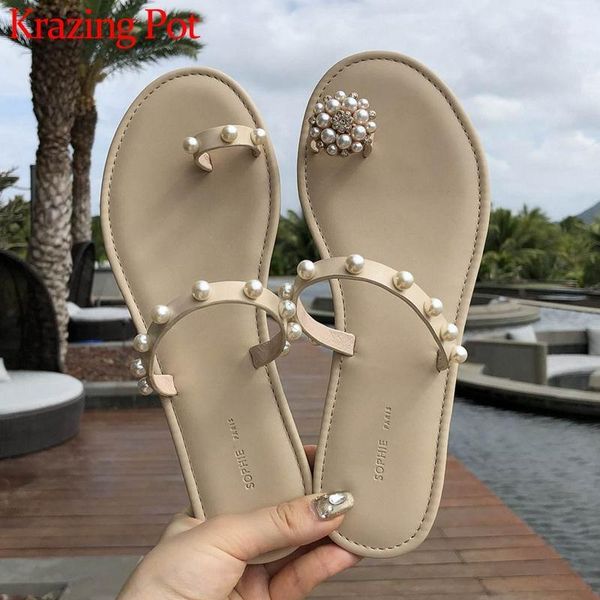 slippers krazing pot saling outside slipper flip-flop pearl decorations princess style korean street pretty girls dating slides l691, Black
slippers krazing pot saling outside slipper flip-flop pearl decorations princess style korean street pretty girls dating slides l691, Black