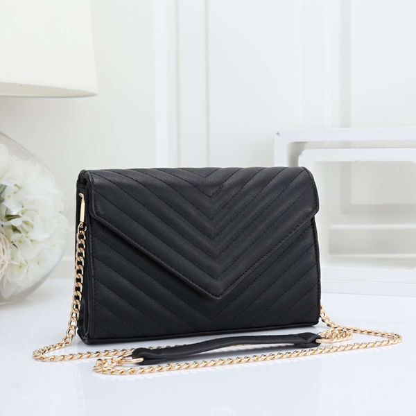 women luxurys digners bags 2021 ladi simple mini one shoulder msenger small square bag fashionable golden hardware chain buckle five
women luxurys digners bags 2021 ladi simple mini one shoulder msenger small square bag fashionable golden hardware chain buckle five