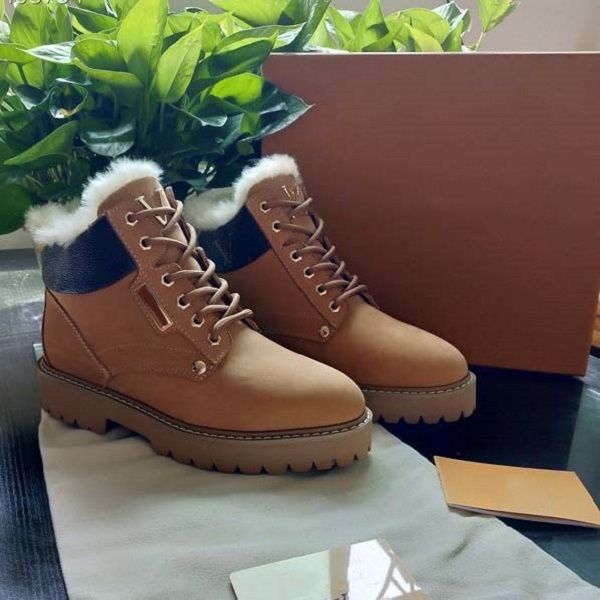 classics winter snow boots real fur slides leather waterproof warm knee high boot fashion booties with box by shoe10 33, Black
classics winter snow boots real fur slides leather waterproof warm knee high boot fashion booties with box by shoe10 33, Black