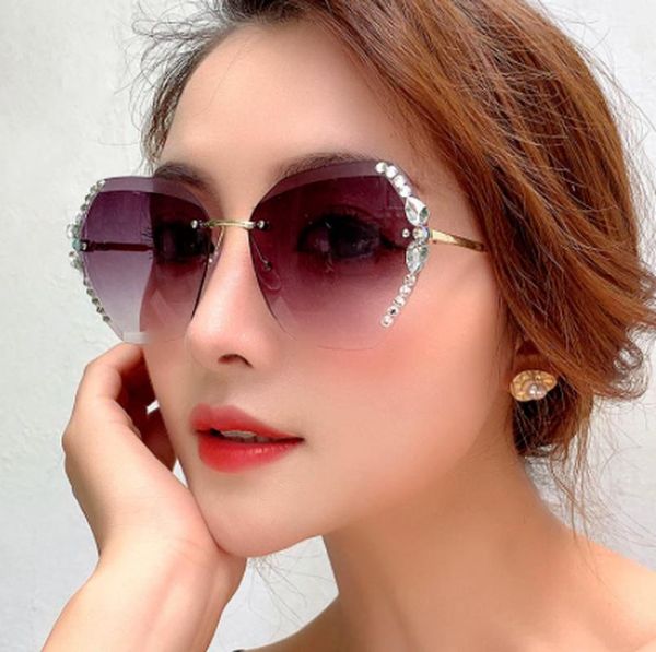 outdoor eyewear 2021 rimless fashion sunglasses with diamonds european and american ladies party
outdoor eyewear 2021 rimless fashion sunglasses with diamonds european and american ladies party