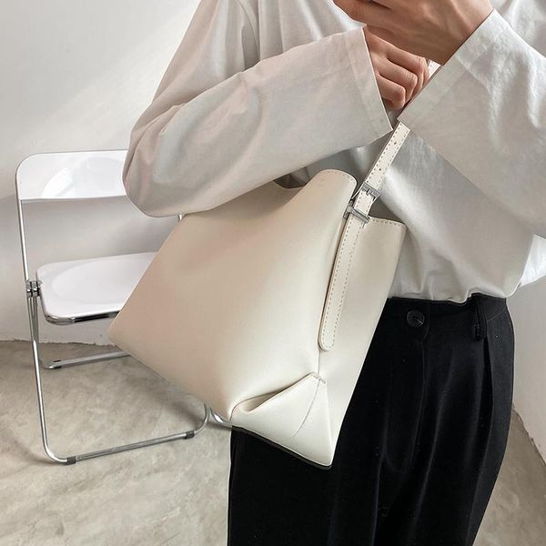 evening bags pu leather bucket shoulder crossbody designer bag for women 2021 simple trendy luxury solid color handbags travel
evening bags pu leather bucket shoulder crossbody designer bag for women 2021 simple trendy luxury solid color handbags travel