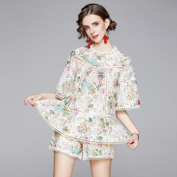 women's tracksuits elegant flower embroidery lace suit set women batwing sleeve hollow out shirt + wide leg shorts runway summer two pi, Gray
women's tracksuits elegant flower embroidery lace suit set women batwing sleeve hollow out shirt + wide leg shorts runway summer two pi, Gray