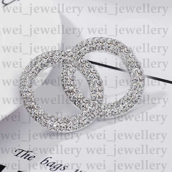 pearl designer brooch famous letter diamond brooches pin tassel women brooch jewelry fashion clothing decoration special offer, Gray
pearl designer brooch famous letter diamond brooches pin tassel women brooch jewelry fashion clothing decoration special offer, Gray