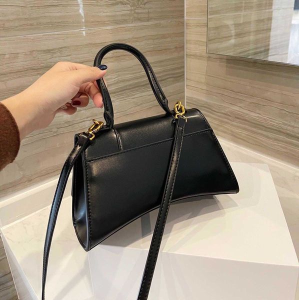 High quality brand fashion travel Female large capacity Male Sports bag Waterproof weekend sailing messenger dry and wet, Red;black
High quality brand fashion travel Female large capacity Male Sports bag Waterproof weekend sailing messenger dry and wet, Red;black