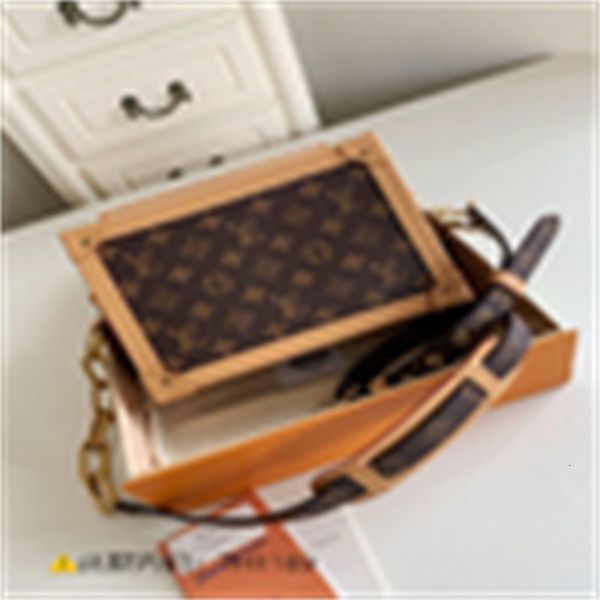 bag brand designer luxury r60cm44427 presbyopia trunk body handbag women handbags iconic bags handles clutches shoulder bags totes cross eve, Red;black
bag brand designer luxury r60cm44427 presbyopia trunk body handbag women handbags iconic bags handles clutches shoulder bags totes cross eve, Red;black