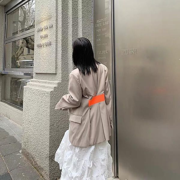 women runway blazer back color contrast tape waist design silhouette long suit jackets women's suits & blazers, White;black
women runway blazer back color contrast tape waist design silhouette long suit jackets women's suits & blazers, White;black