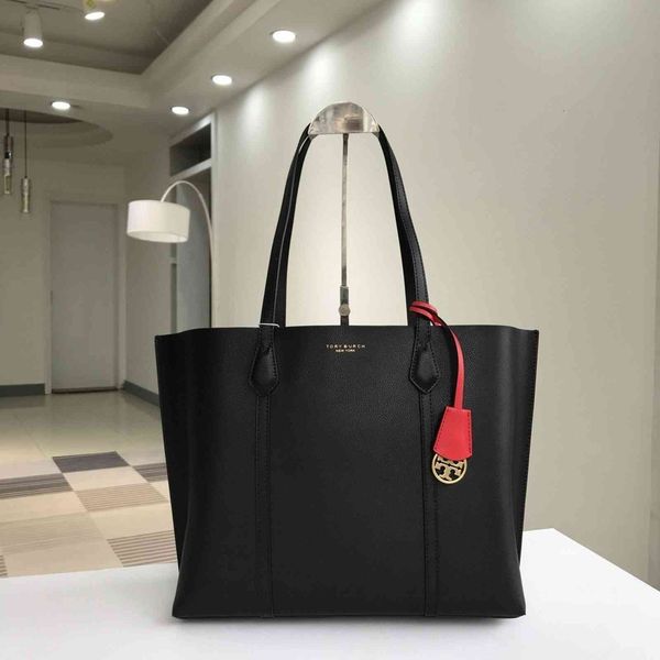 21tb spring and autumn new leather one shoulder portable fashion women's shopping bag
21tb spring and autumn new leather one shoulder portable fashion women's shopping bag