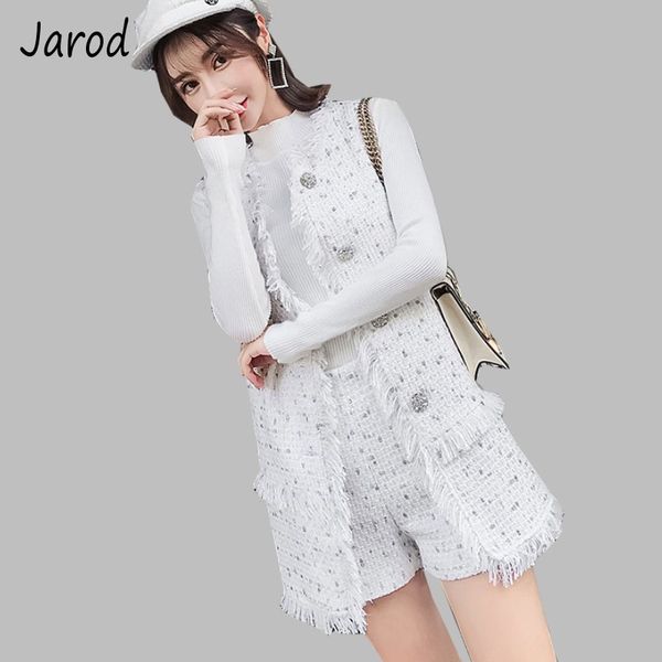 autumn women 2 piece set tweed tassels short set diamonds button sleeveless vest long jacket coat + short pant suit 210518, White
autumn women 2 piece set tweed tassels short set diamonds button sleeveless vest long jacket coat + short pant suit 210518, White