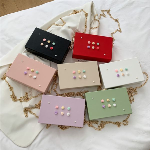 women luxurys designers bags 2021 female new foreign trade bag heart-shaped pearl mountain camellia box-bag chain bar small square handbag i
women luxurys designers bags 2021 female new foreign trade bag heart-shaped pearl mountain camellia box-bag chain bar small square handbag i