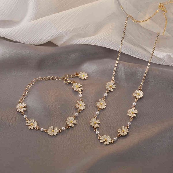 sweet fresh daisy flower necklace bracelet korean simple graceful niche design short clavicle chain accessories, Golden;silver
sweet fresh daisy flower necklace bracelet korean simple graceful niche design short clavicle chain accessories, Golden;silver