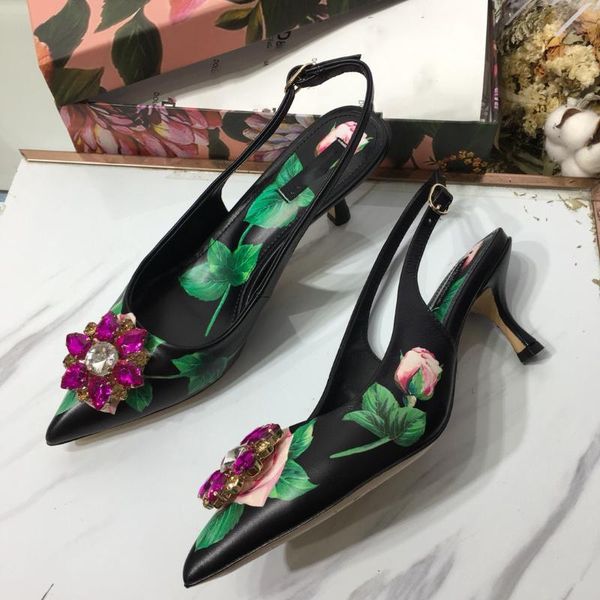 sandals large size34-42 women party crystal flowers ladies pointed toe genuine leather zapatillas mujer designer shoes, Black
sandals large size34-42 women party crystal flowers ladies pointed toe genuine leather zapatillas mujer designer shoes, Black