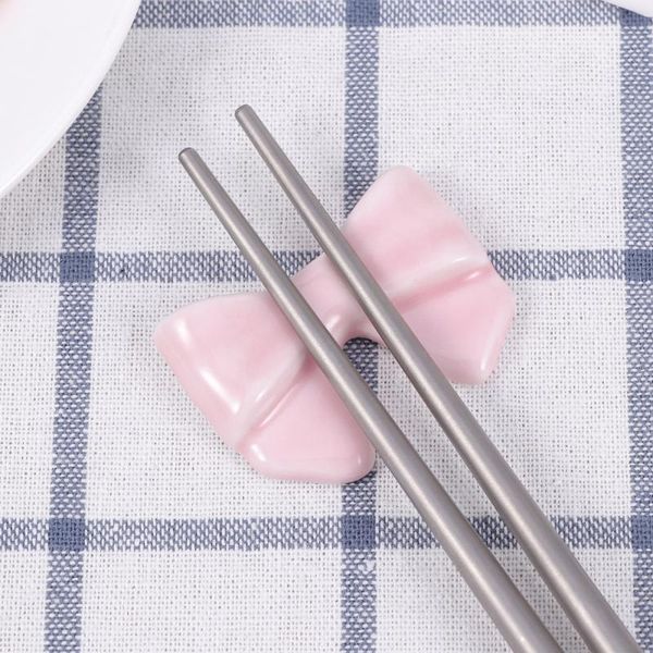 chopsticks 6 pcs ceramic rack bow-knot shape holder rest home decoration ornament
chopsticks 6 pcs ceramic rack bow-knot shape holder rest home decoration ornament