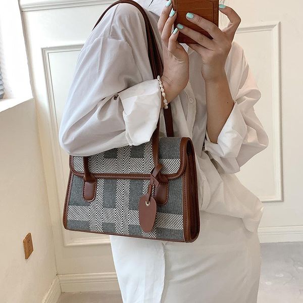 evening bags fashion striped shoulder bag for women luxury designer handbag large quality female small purse with zipper shopper 
evening bags fashion striped shoulder bag for women luxury designer handbag large quality female small purse with zipper shopper