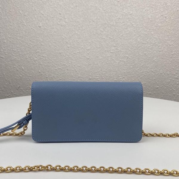 the chip version exclusive starting coin purse its a great design comes with detachable leather wristband fashion wallet
the chip version exclusive starting coin purse its a great design comes with detachable leather wristband fashion wallet