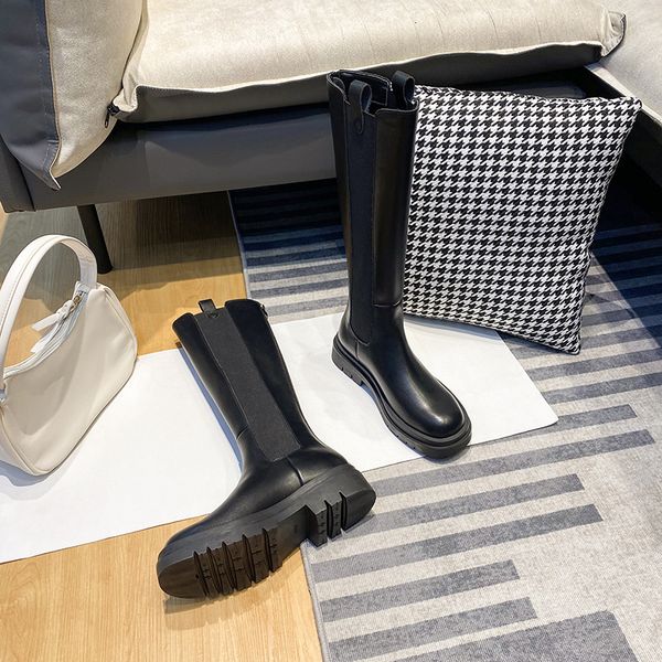 720 chelsea women's autumn winter thick bottom chimney 5050, but knee boots are black and thin
720 chelsea women's autumn winter thick bottom chimney 5050, but knee boots are black and thin