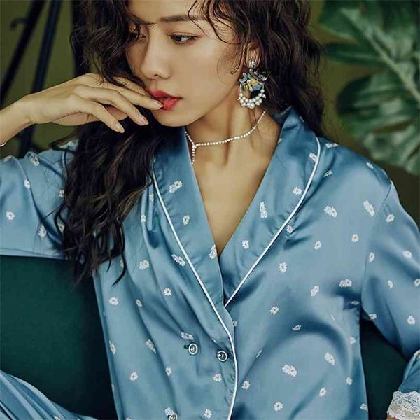 july's song woman pajamas set lace satin silk 2 pieces spring summer sleepwear women long sleeves v-neck elegant homewear 210809, Black;red
july's song woman pajamas set lace satin silk 2 pieces spring summer sleepwear women long sleeves v-neck elegant homewear 210809, Black;red