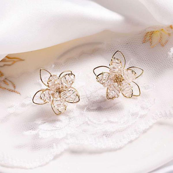 stud three dimensional flower earrings shiny crystal beads for women 2021 party appointment jewelry accessories, Golden;silver
stud three dimensional flower earrings shiny crystal beads for women 2021 party appointment jewelry accessories, Golden;silver