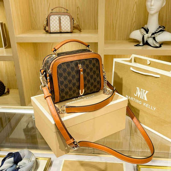 bags handbag hands 2021 fashion versatile high sense soft leather boston women's chain portable one shoulder messenger pillow, Black;red
bags handbag hands 2021 fashion versatile high sense soft leather boston women's chain portable one shoulder messenger pillow, Black;red