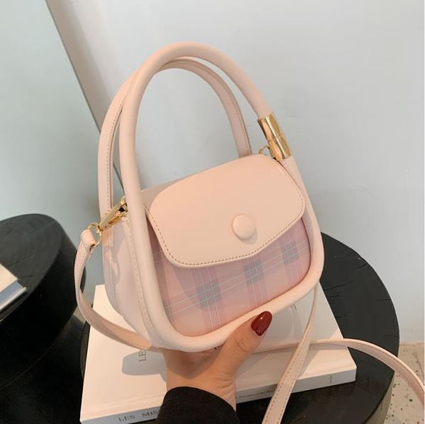 2021 summer bags trendy texture messenger handbag all-match portable small square bag
2021 summer bags trendy texture messenger handbag all-match portable small square bag