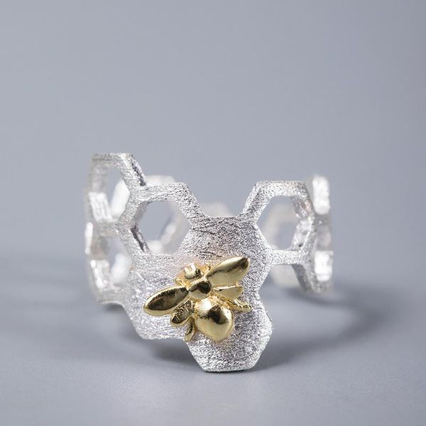 100% authentic 925 sterling silver bee honeycomb open rings for women ins fine jewelry ymr1175 cluster, Golden;silver
100% authentic 925 sterling silver bee honeycomb open rings for women ins fine jewelry ymr1175 cluster, Golden;silver