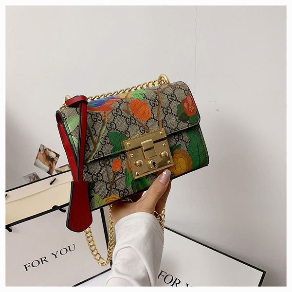 design bags in autumn of the new women's bag strawberry flowers, literature and art, national trend, fashion, single shoulder oblique
design bags in autumn of the new women's bag strawberry flowers, literature and art, national trend, fashion, single shoulder oblique