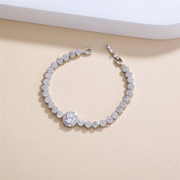 charm bracelets nurmwung korean fashion women jewelry copper inlaid zircon luxury shiny round ladies party bracelet accessories, Golden;silver
charm bracelets nurmwung korean fashion women jewelry copper inlaid zircon luxury shiny round ladies party bracelet accessories, Golden;silver