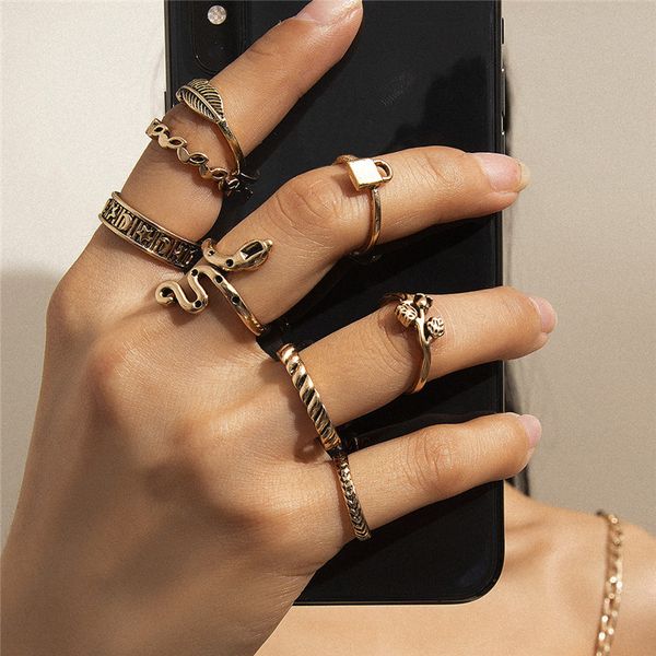 women retro snake lock model rings sets punk geometric leaf moon star finger ring european alloy hip hop party gift hand ornaments accessori, Golden;silver
women retro snake lock model rings sets punk geometric leaf moon star finger ring european alloy hip hop party gift hand ornaments accessori, Golden;silver