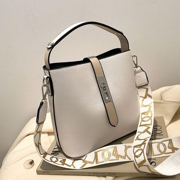 bucket bag for women fashion wide strap design casual texture handbags 2021 shoulder crossbody bolso bags
bucket bag for women fashion wide strap design casual texture handbags 2021 shoulder crossbody bolso bags