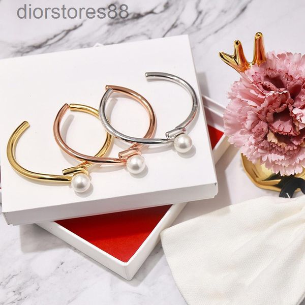bangles bracelet 18 domestic and foreign jewelry simple atmosphere c-type open twisted white pearl, Black
bangles bracelet 18 domestic and foreign jewelry simple atmosphere c-type open twisted white pearl, Black