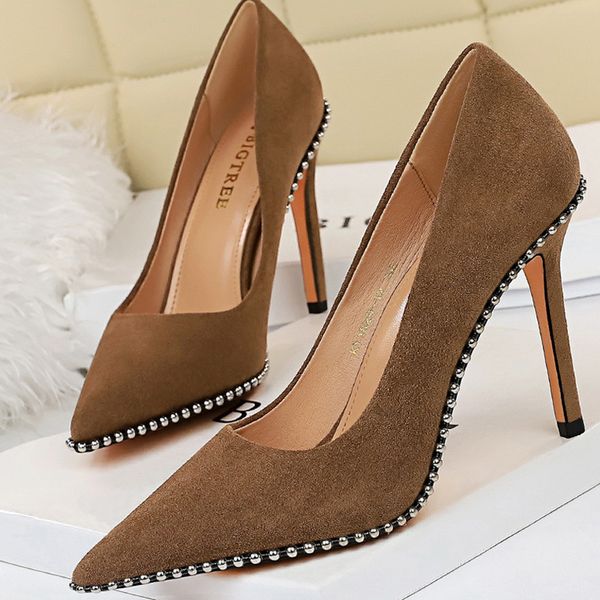 bigtree shoes black heels metal beads woman pumps suede high heels stiletto wedding shoes women heels female plus size 41 42 43
bigtree shoes black heels metal beads woman pumps suede high heels stiletto wedding shoes women heels female plus size 41 42 43